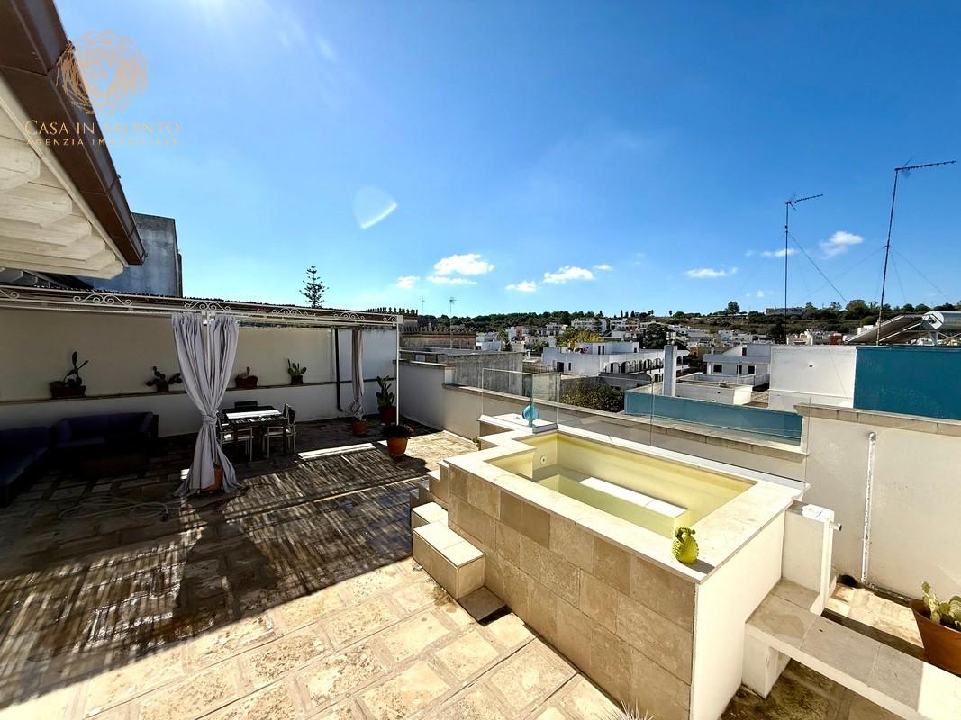 Casa indipendente con terrazzi a Alessano