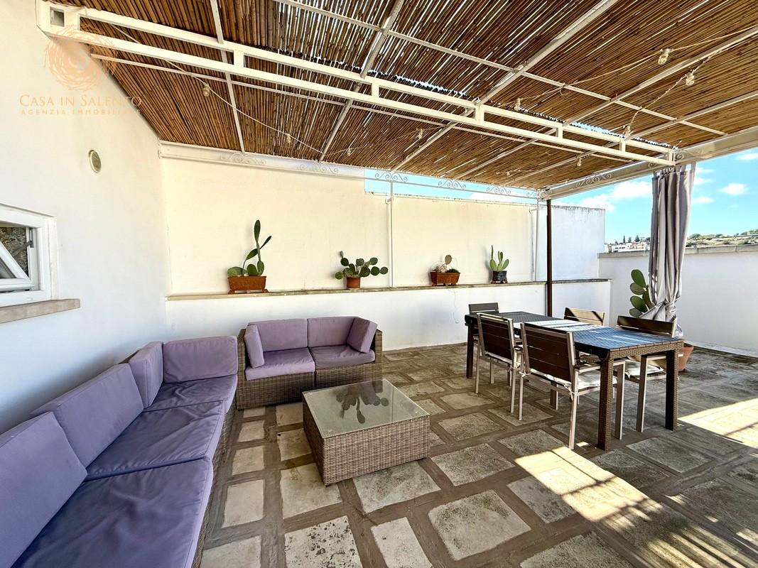 Casa indipendente con terrazzi a Alessano