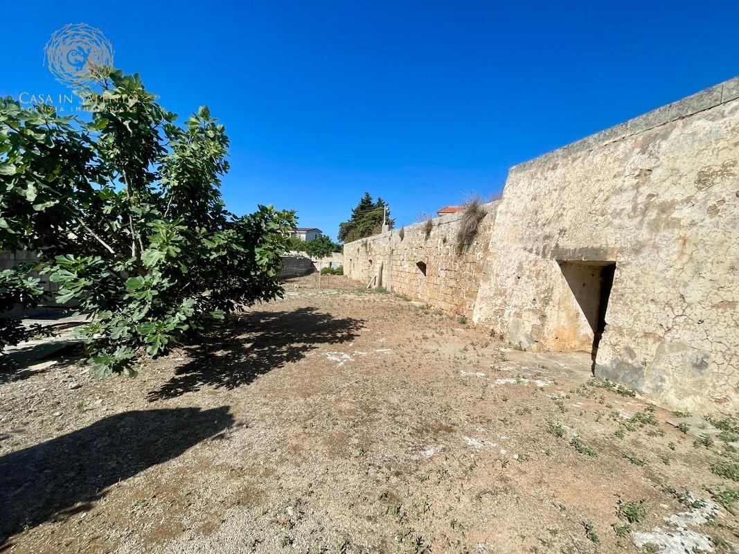 Rustico con giardino a Tiggiano