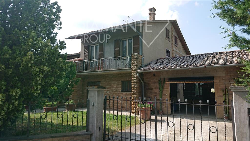 Villa con giardino, Castiglione del Lago gioiella