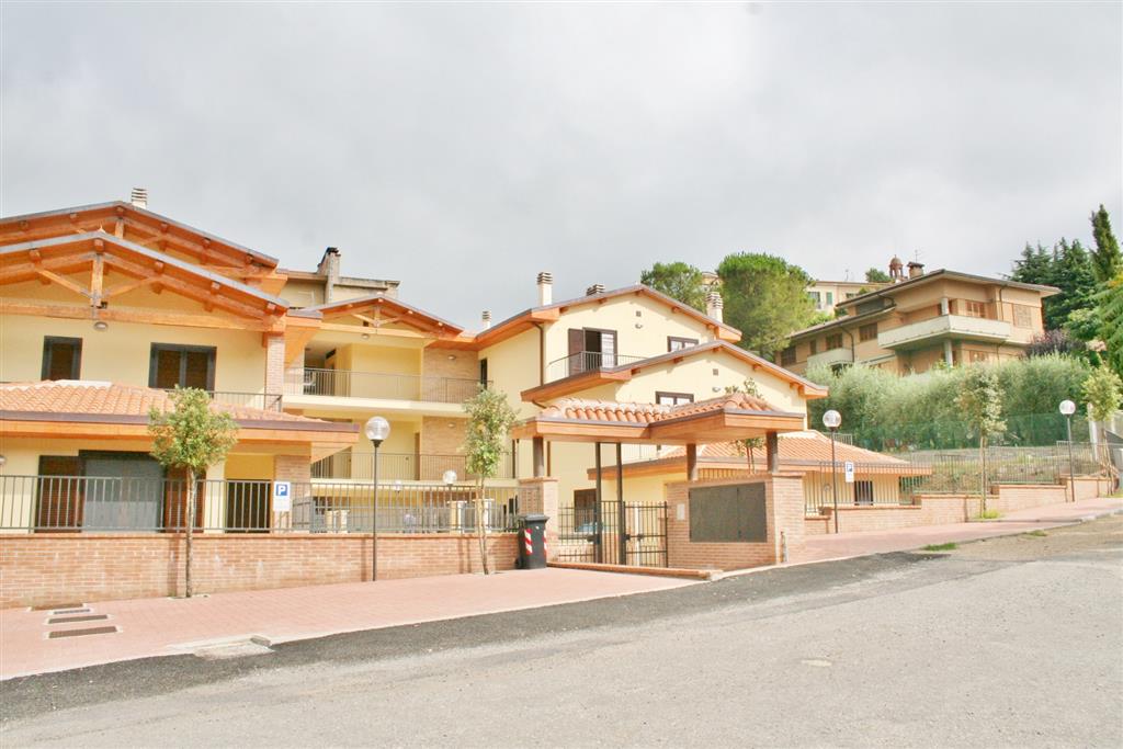 Appartamento con giardino a Castiglione del Lago