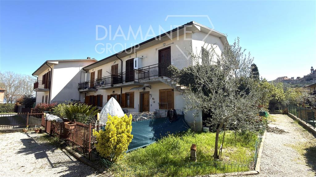 Appartamento con giardino a Castiglione del Lago