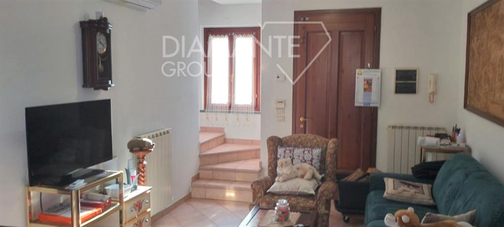 Appartamento con giardino, Cortona loc. vallone