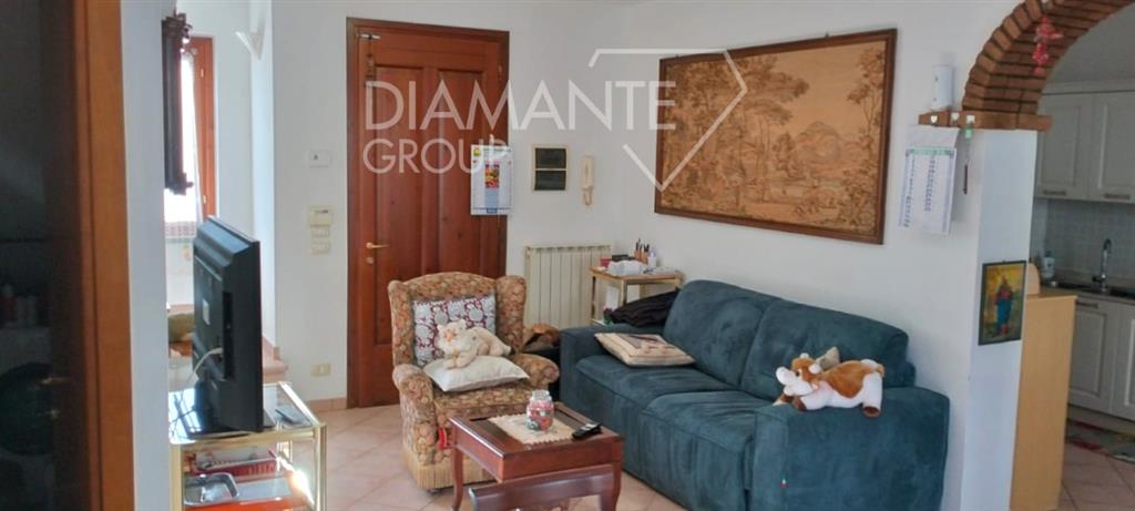 Appartamento con giardino, Cortona loc. vallone