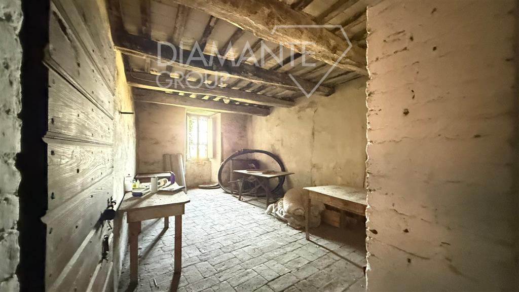 Appartamento da ristrutturare a Paciano