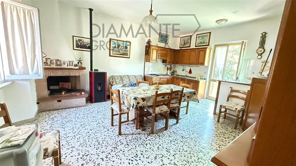 Casa indipendente con giardino a Gubbio