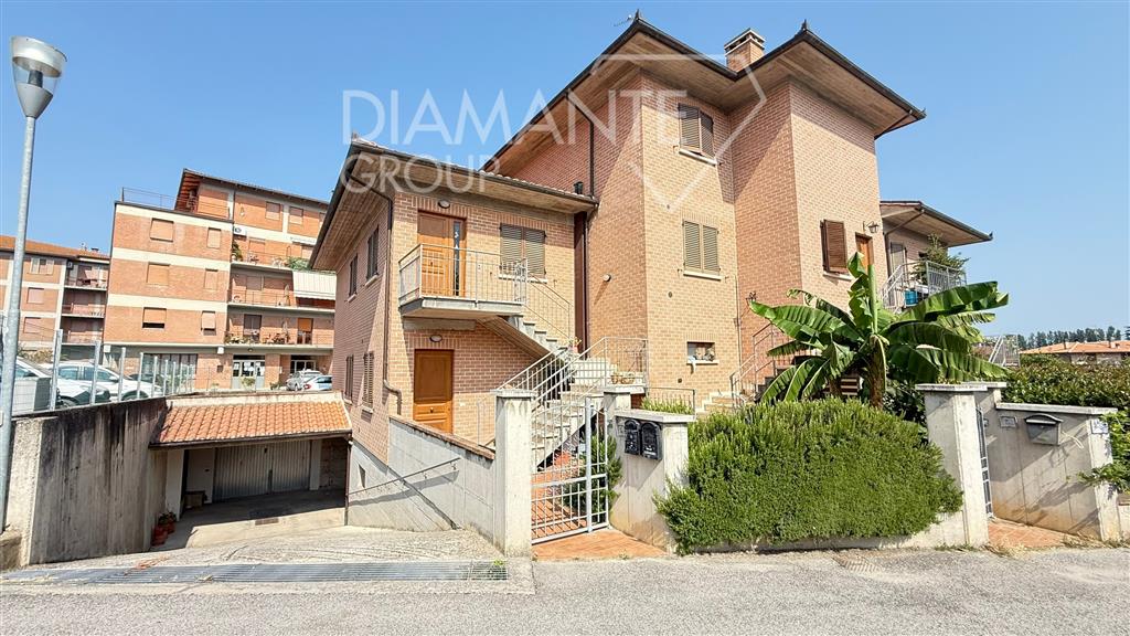 Appartamento con terrazzo a Castiglione del Lago