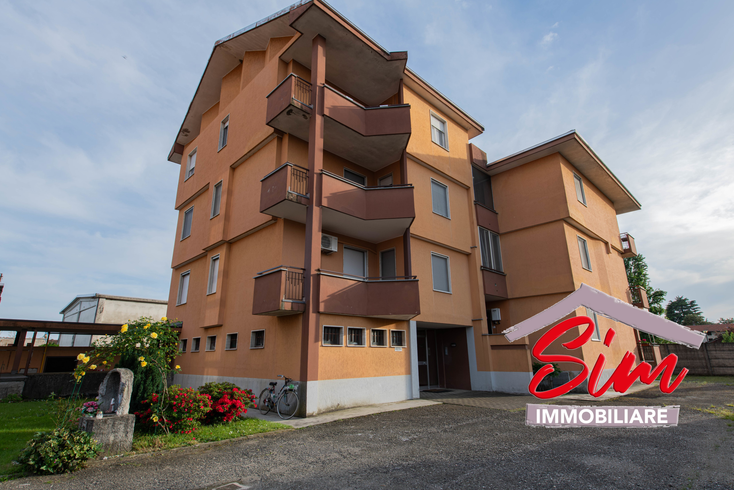 Trilocale con box in via samaritana sn, Caltignaga