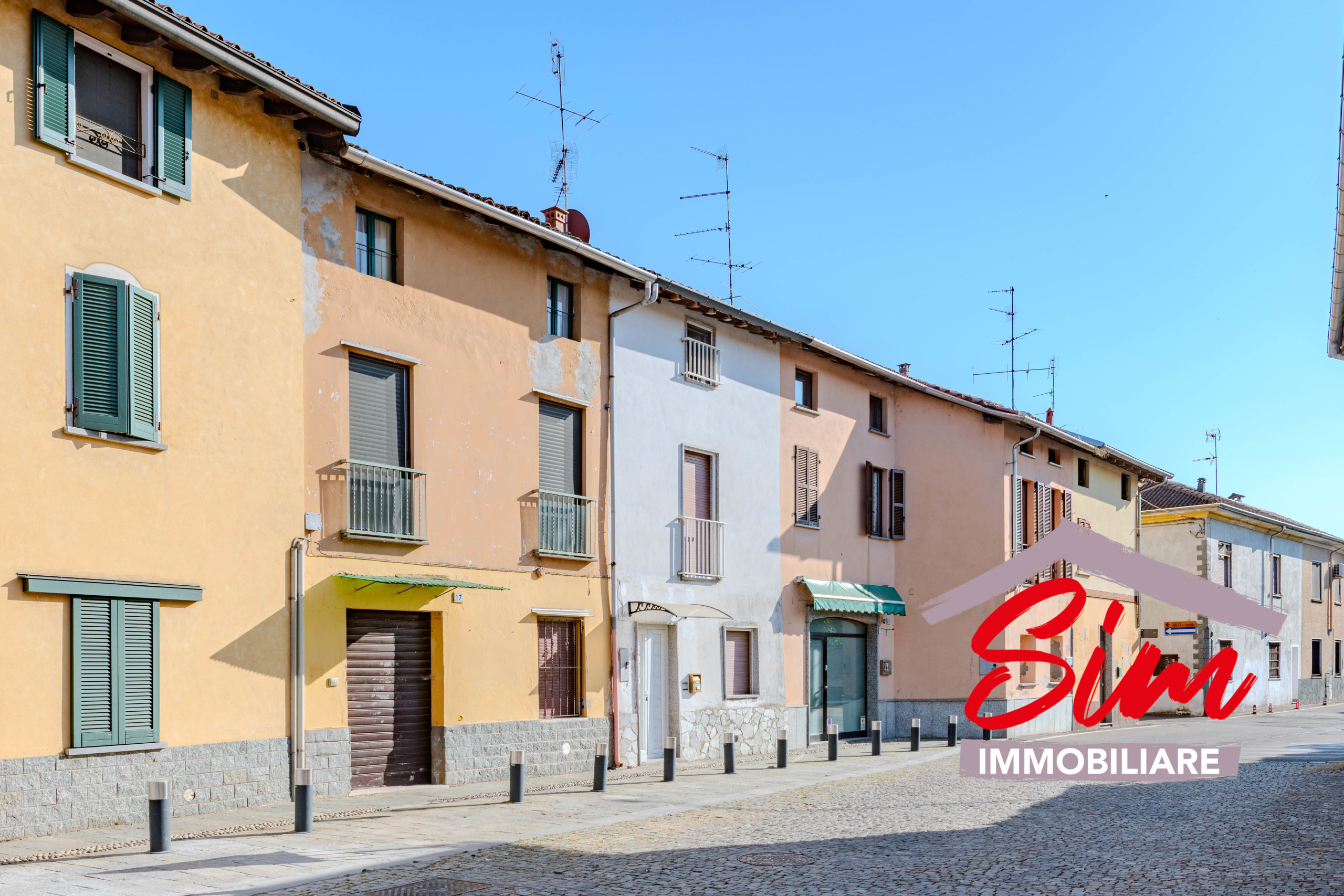 Casa indipendente con terrazzo in via roma 6-16, Caltignaga