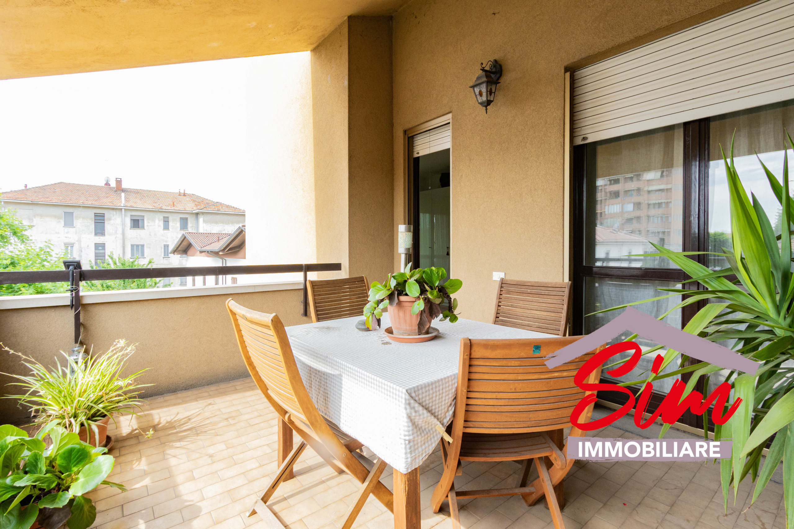 Trilocale con terrazzo in via asilo ricca 2snc, Novara