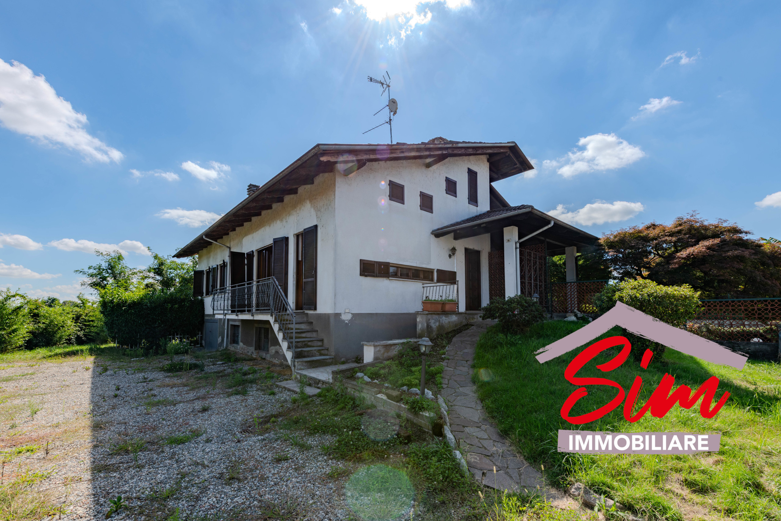 Villa con giardino in via c. minoretti snc, Carpignano Sesia