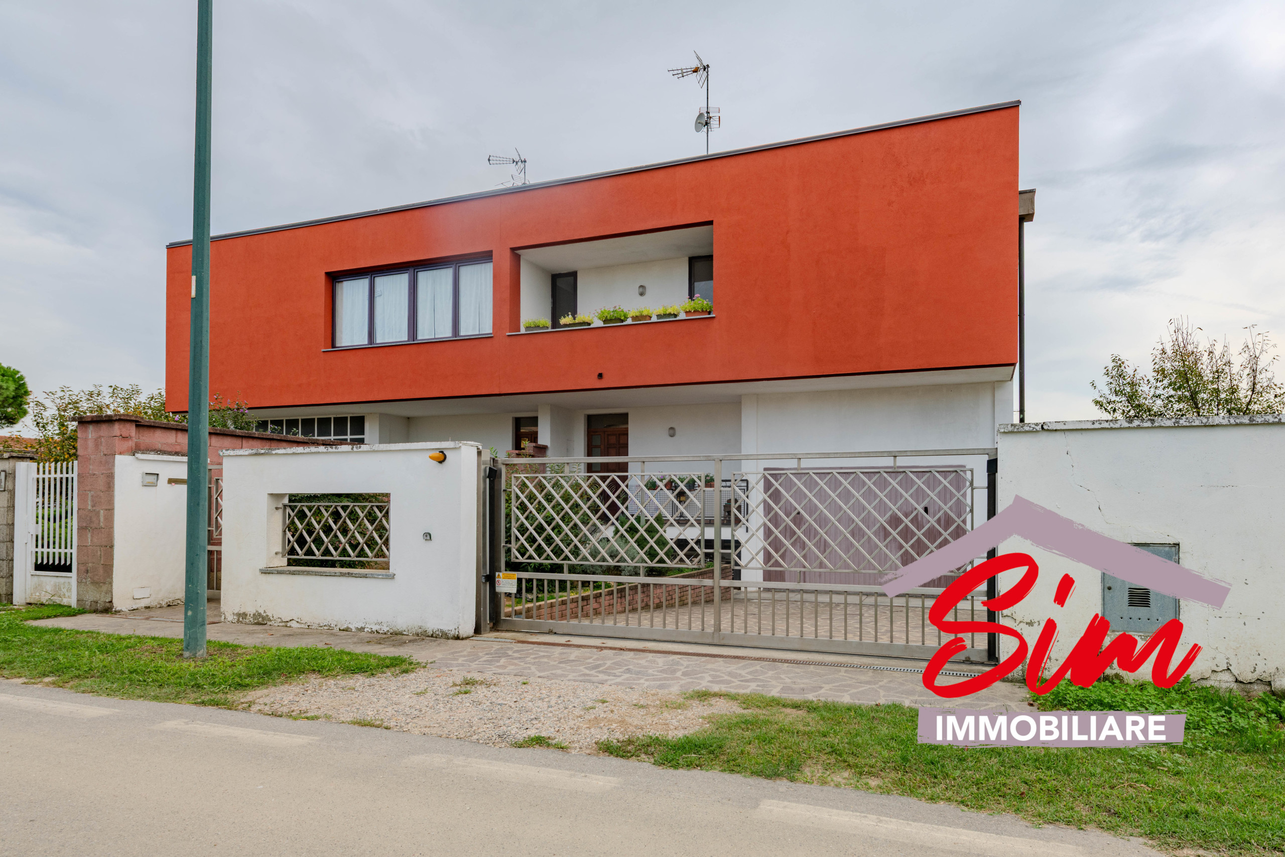 Villa con giardino in via roncaglione snc, Casalino