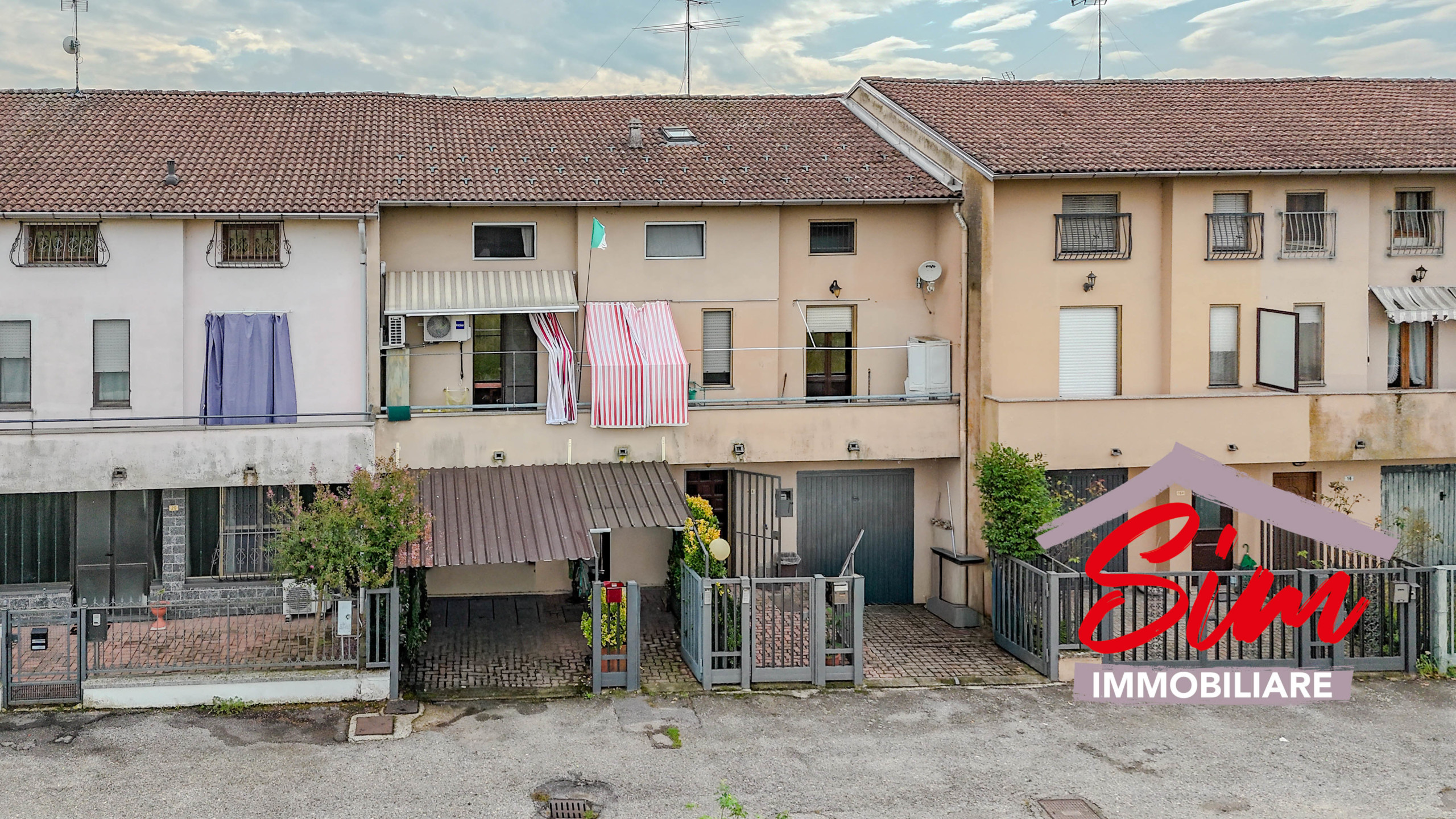 Villetta a schiera con giardino in verdi snc, Tornaco