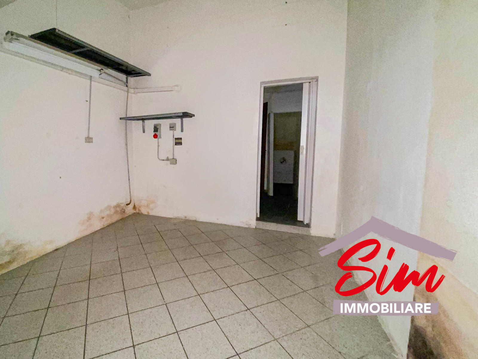 Locale commerciale da ristrutturare in c.so italia snc, Novara