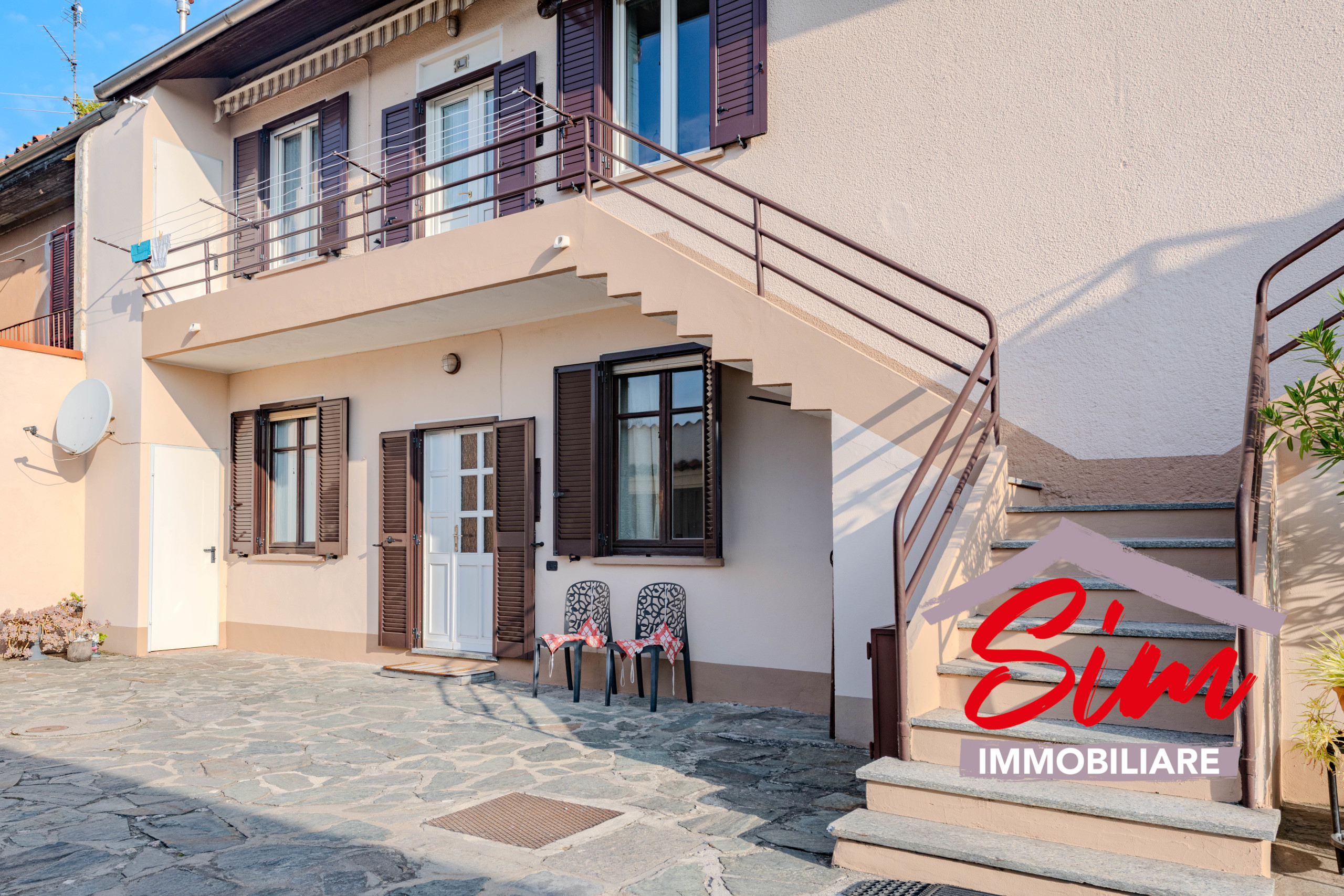 Casa indipendente con giardino in viale piazza piazza d'armi sn, Novara