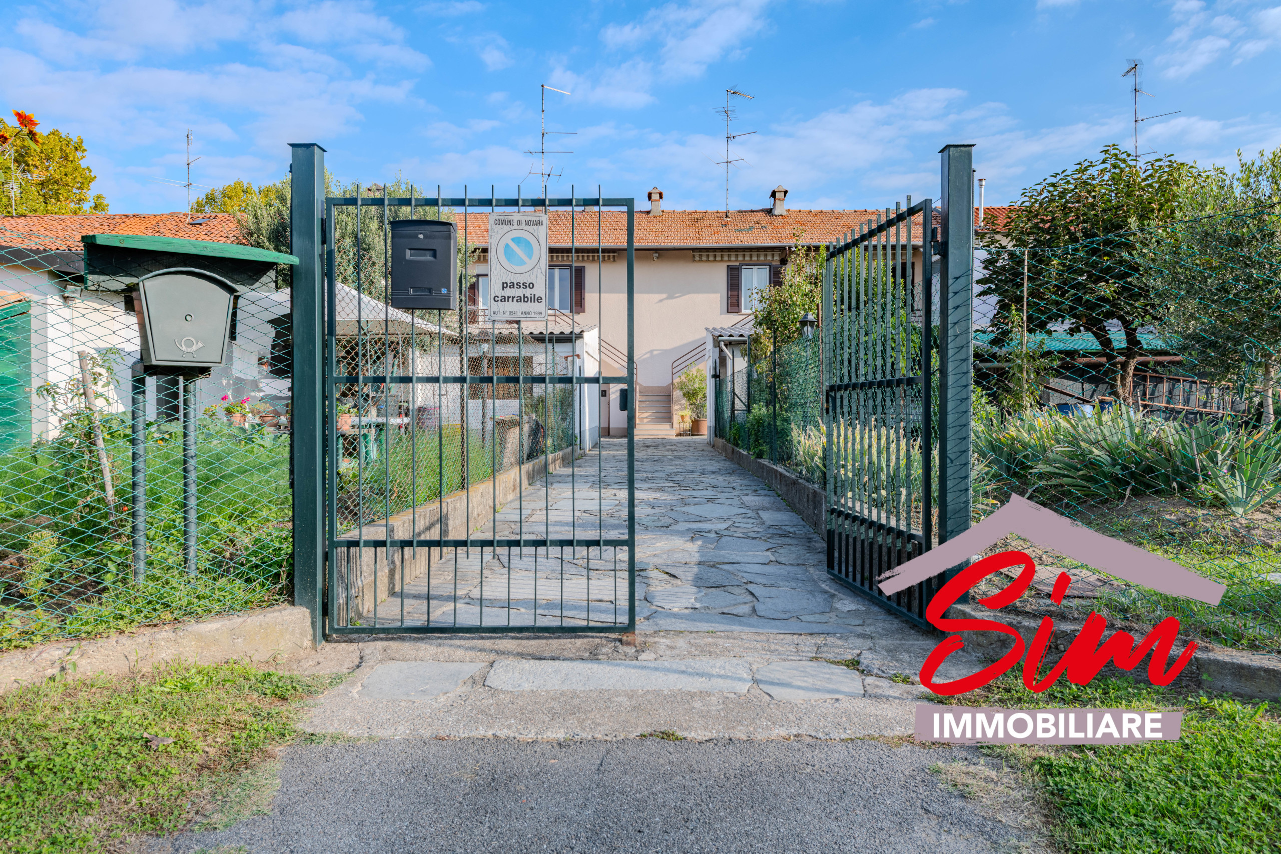 Casa indipendente con giardino in viale piazza piazza d'armi sn, Novara