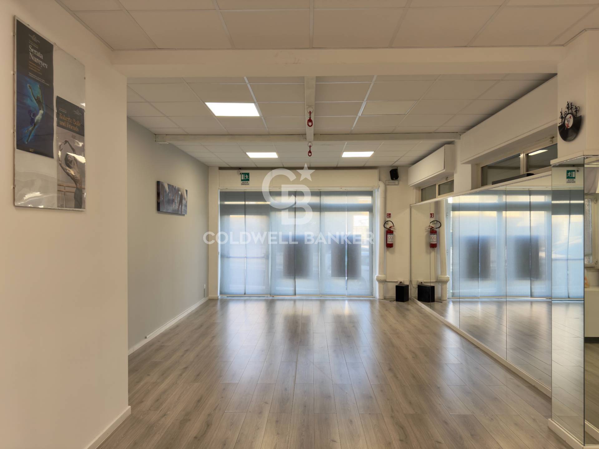 Locale commerciale in vendita a Bari, S. Spirito