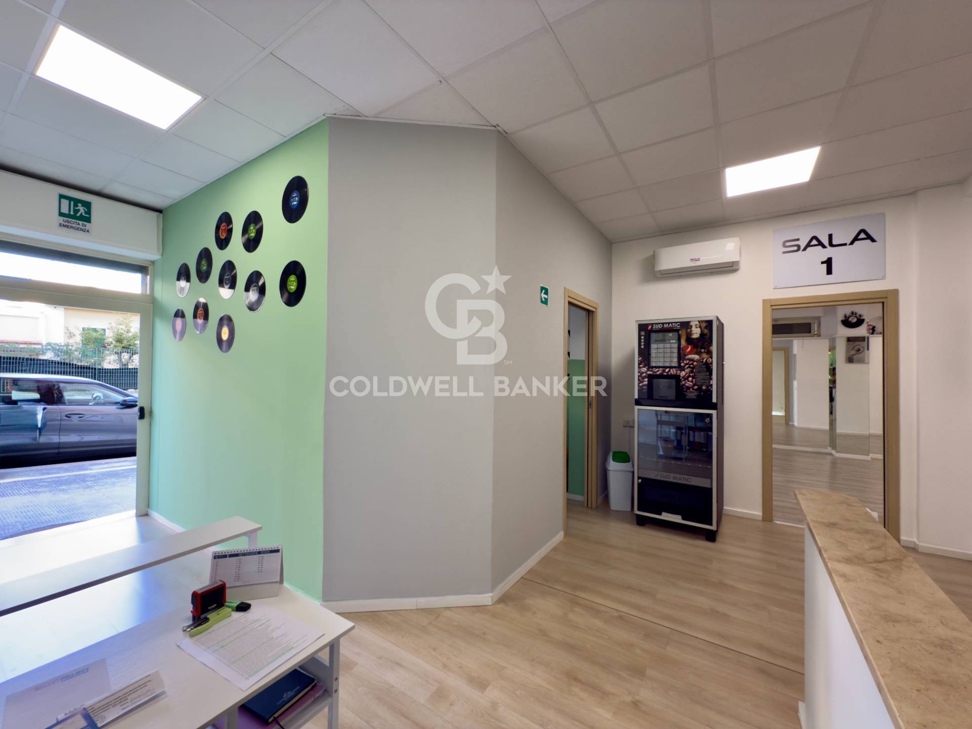 Locale commerciale in vendita a Bari, S. Spirito