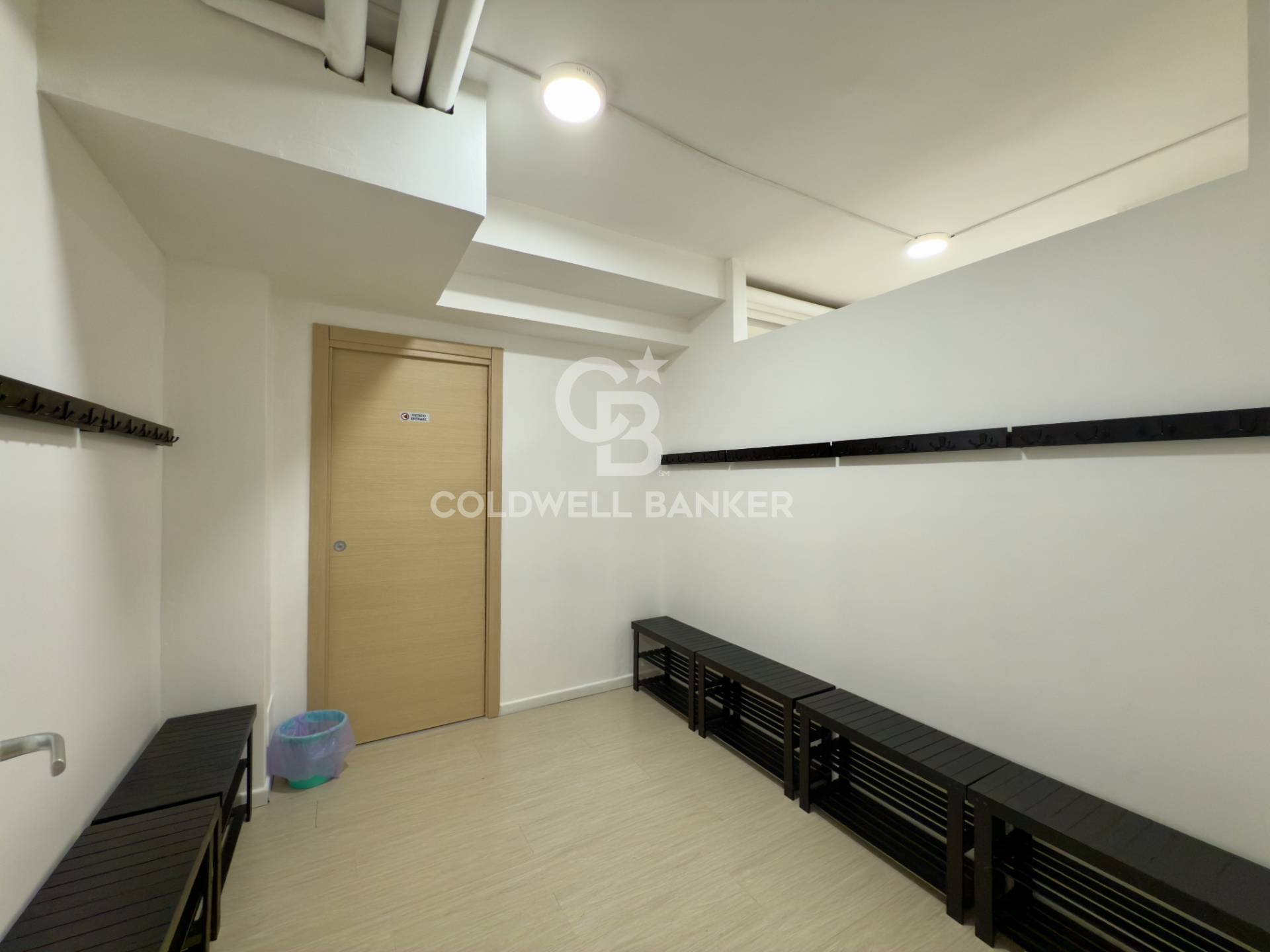 Locale commerciale in vendita a Bari, S. Spirito