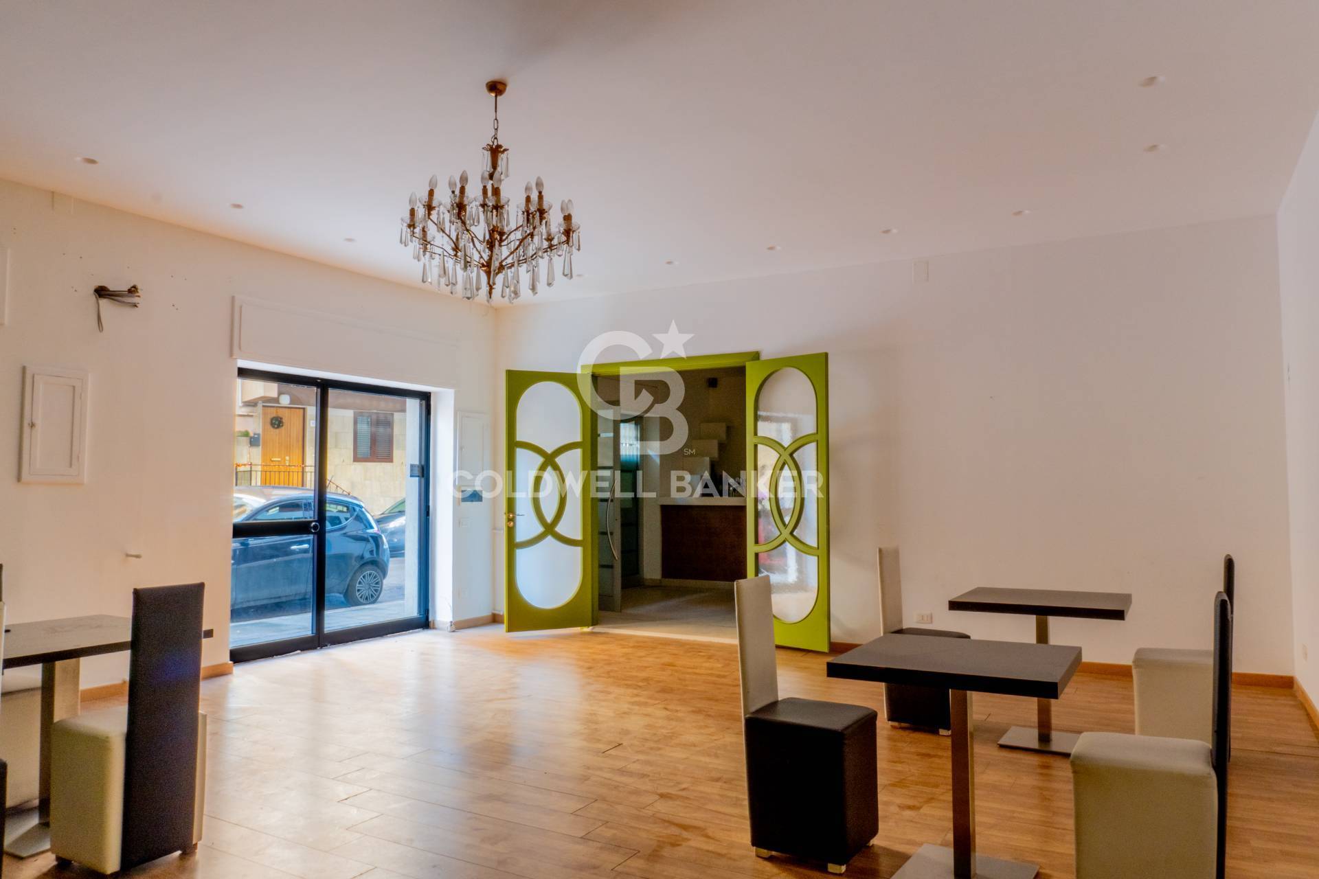Locale commerciale in vendita a Andria