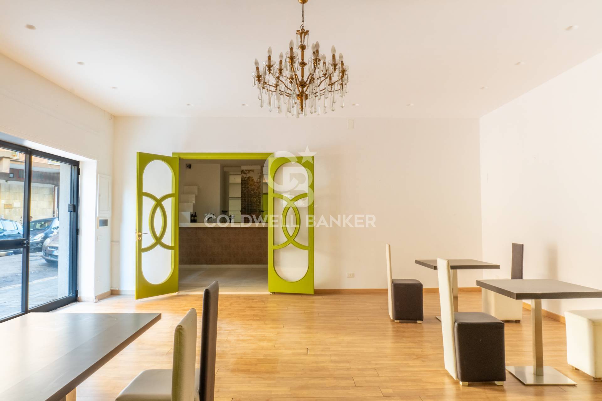 Locale commerciale in vendita a Andria