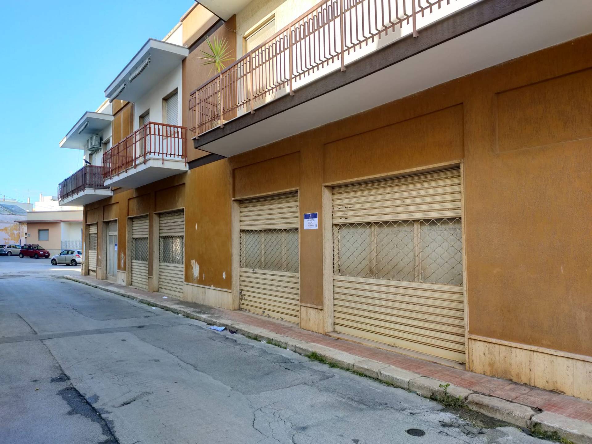 Negozio in vendita a Turi