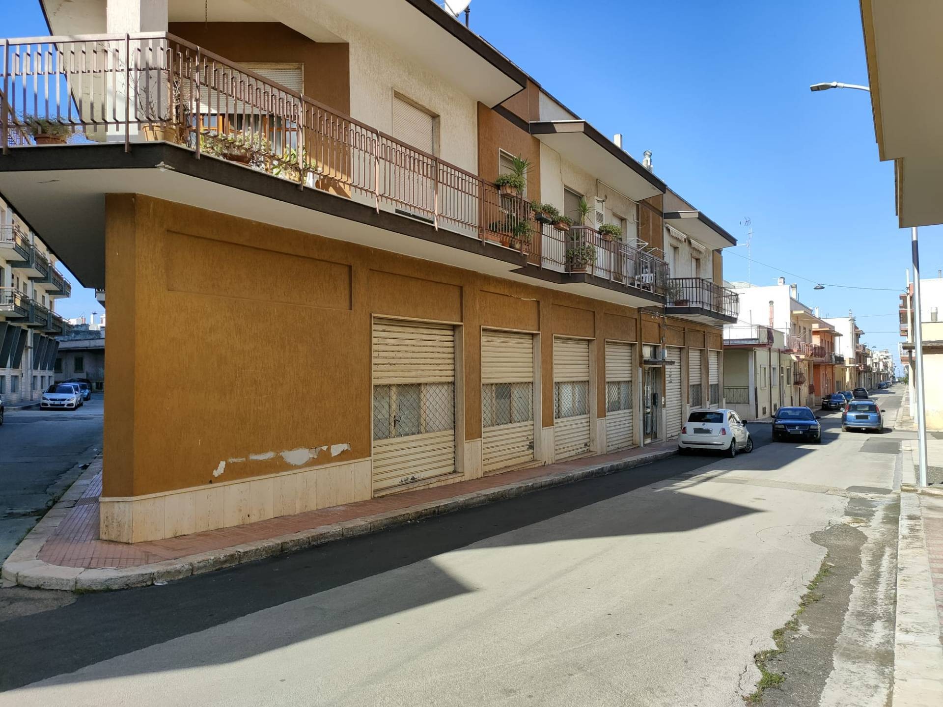 Negozio in vendita a Turi