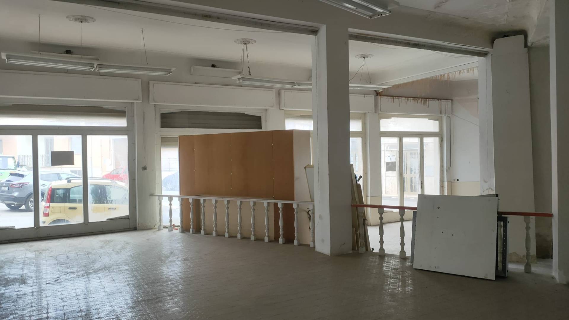 Negozio in vendita a Turi