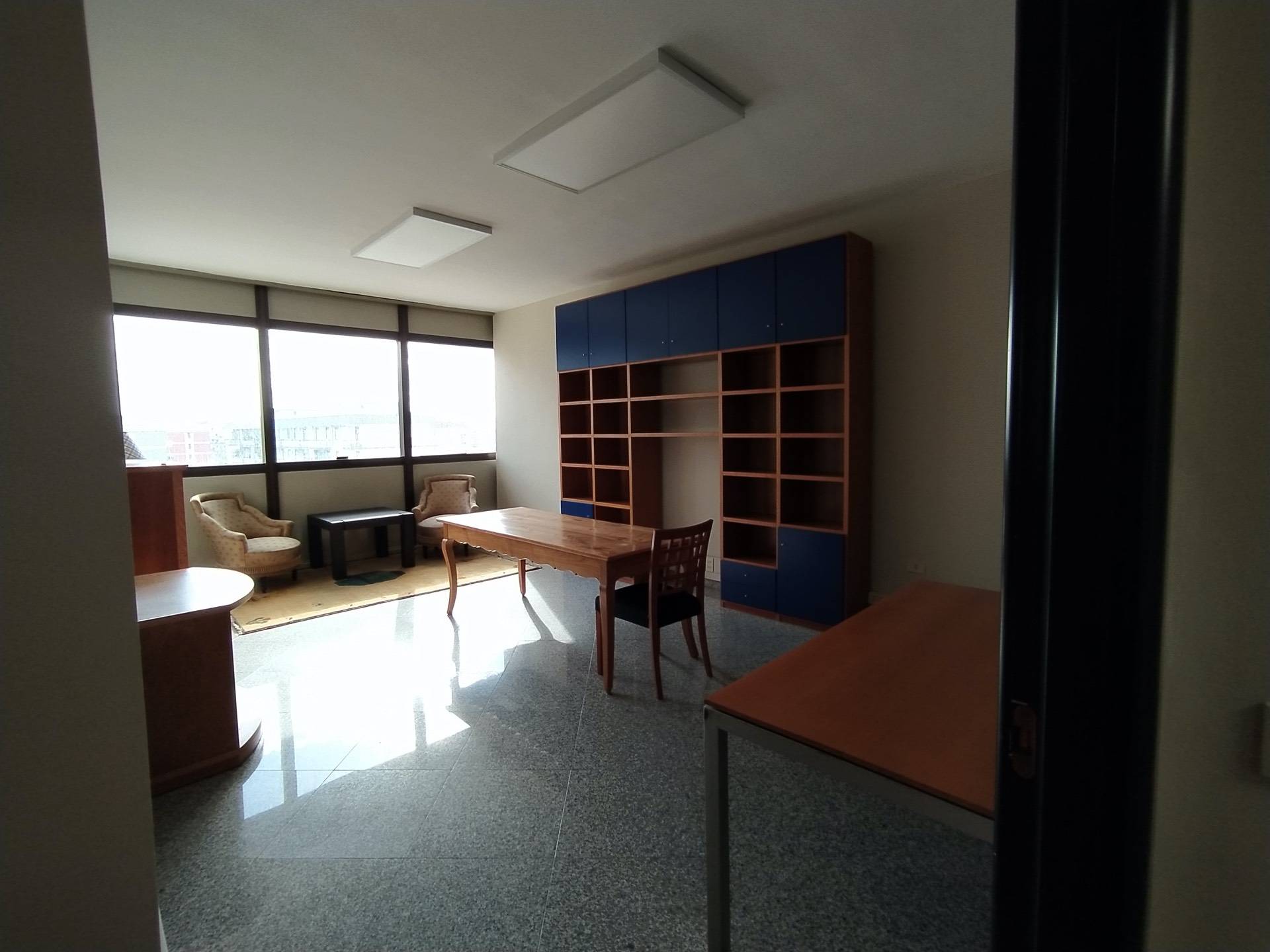 Ufficio in vendita a Bari, S. Pasquale