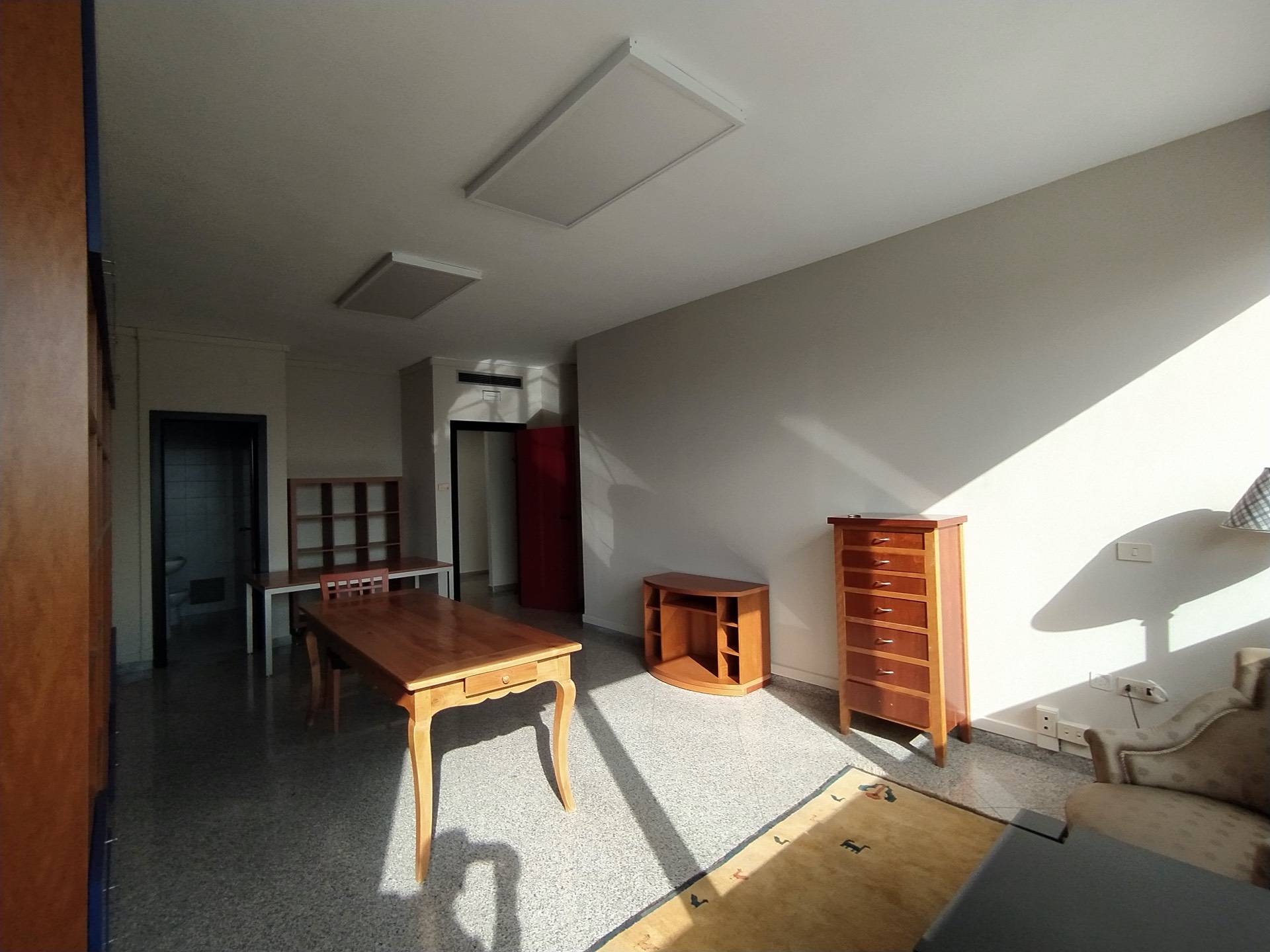 Ufficio in vendita a Bari, S. Pasquale