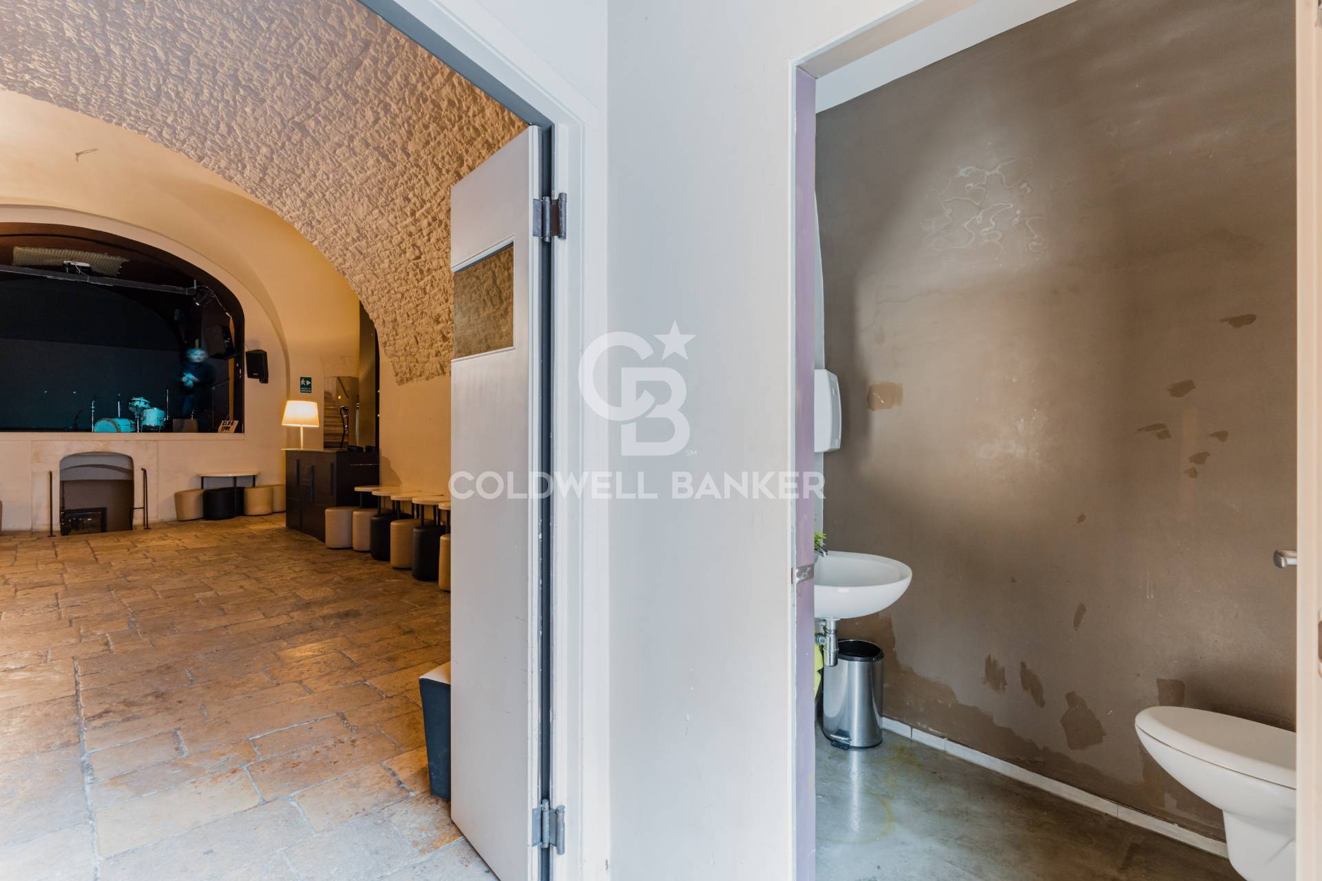 Locale commerciale in vendita a Acquaviva delle Fonti