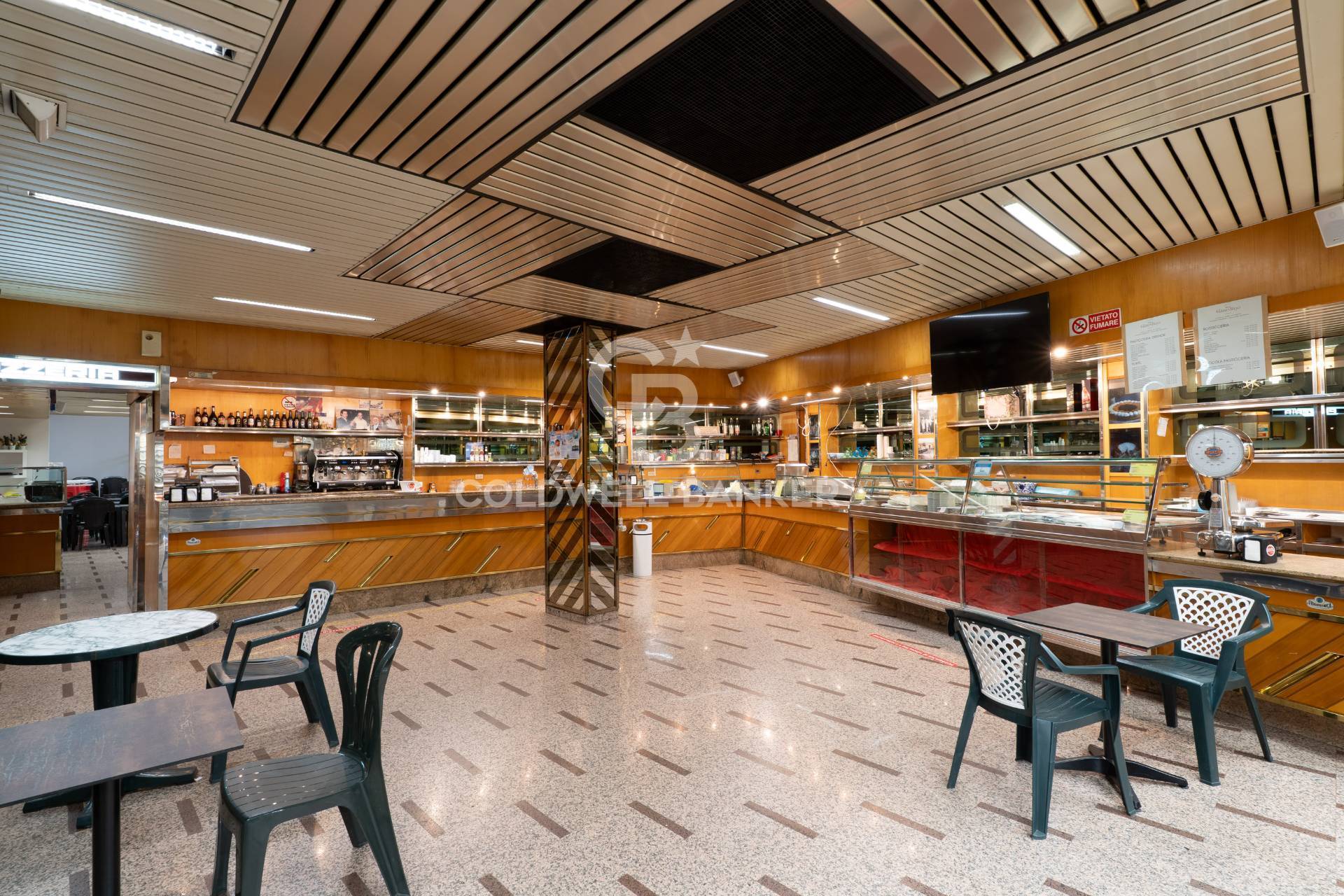 Locale commerciale in vendita a Toritto