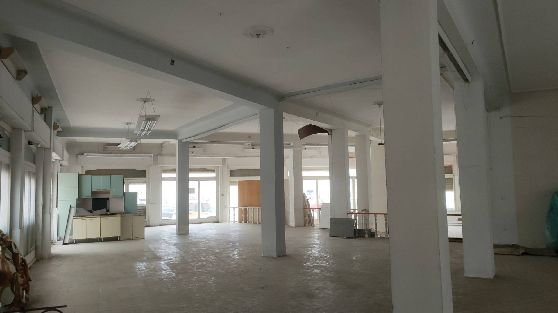 Negozio in vendita a Turi