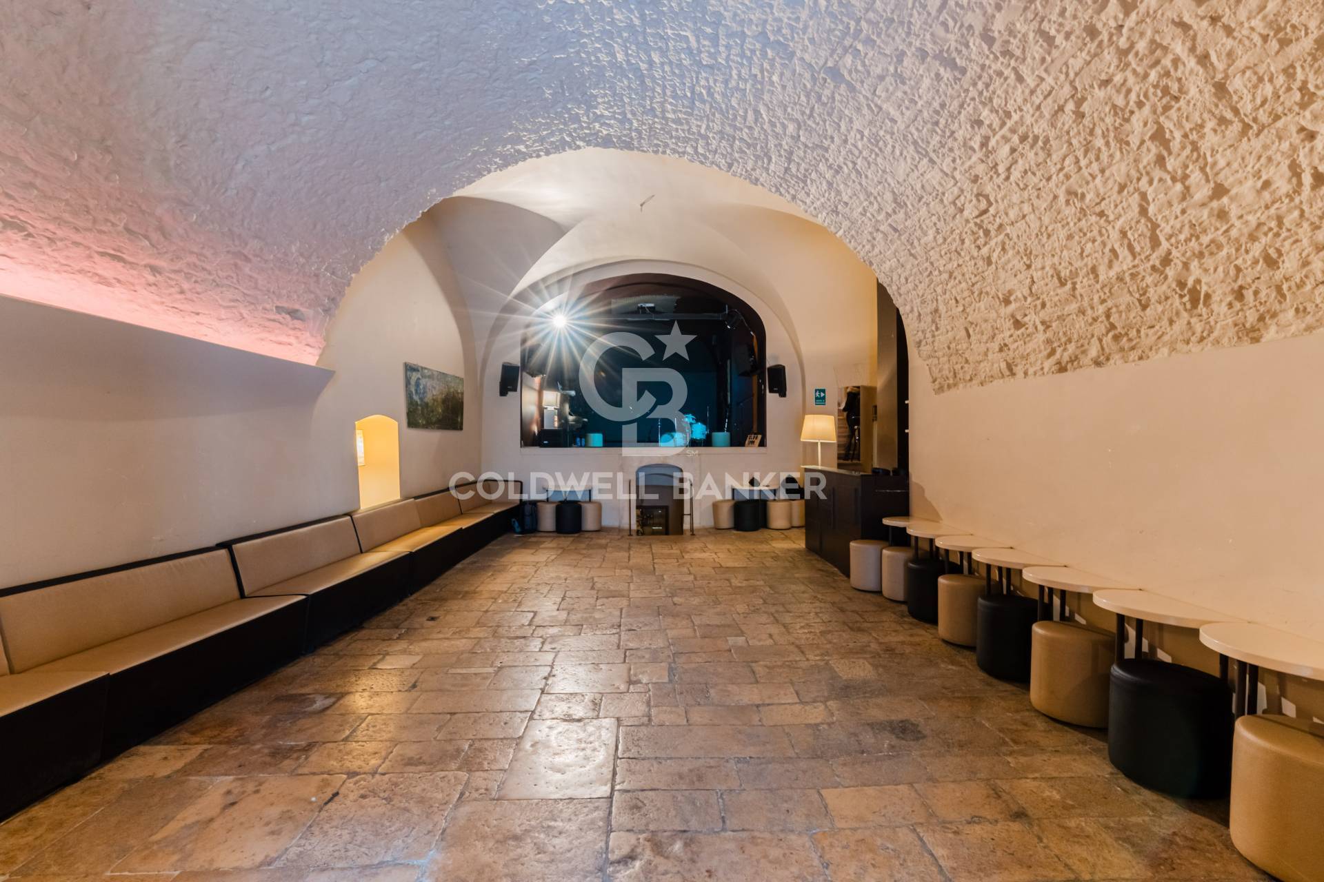 Palazzo in vendita a Acquaviva delle Fonti