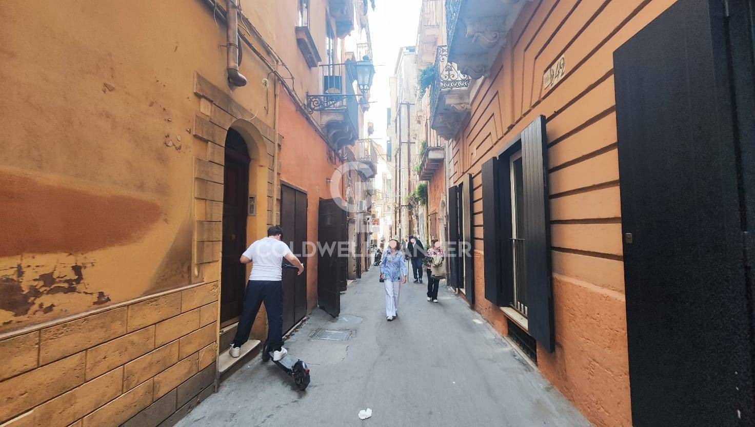 2 locali in vendita a Taranto, Borgo