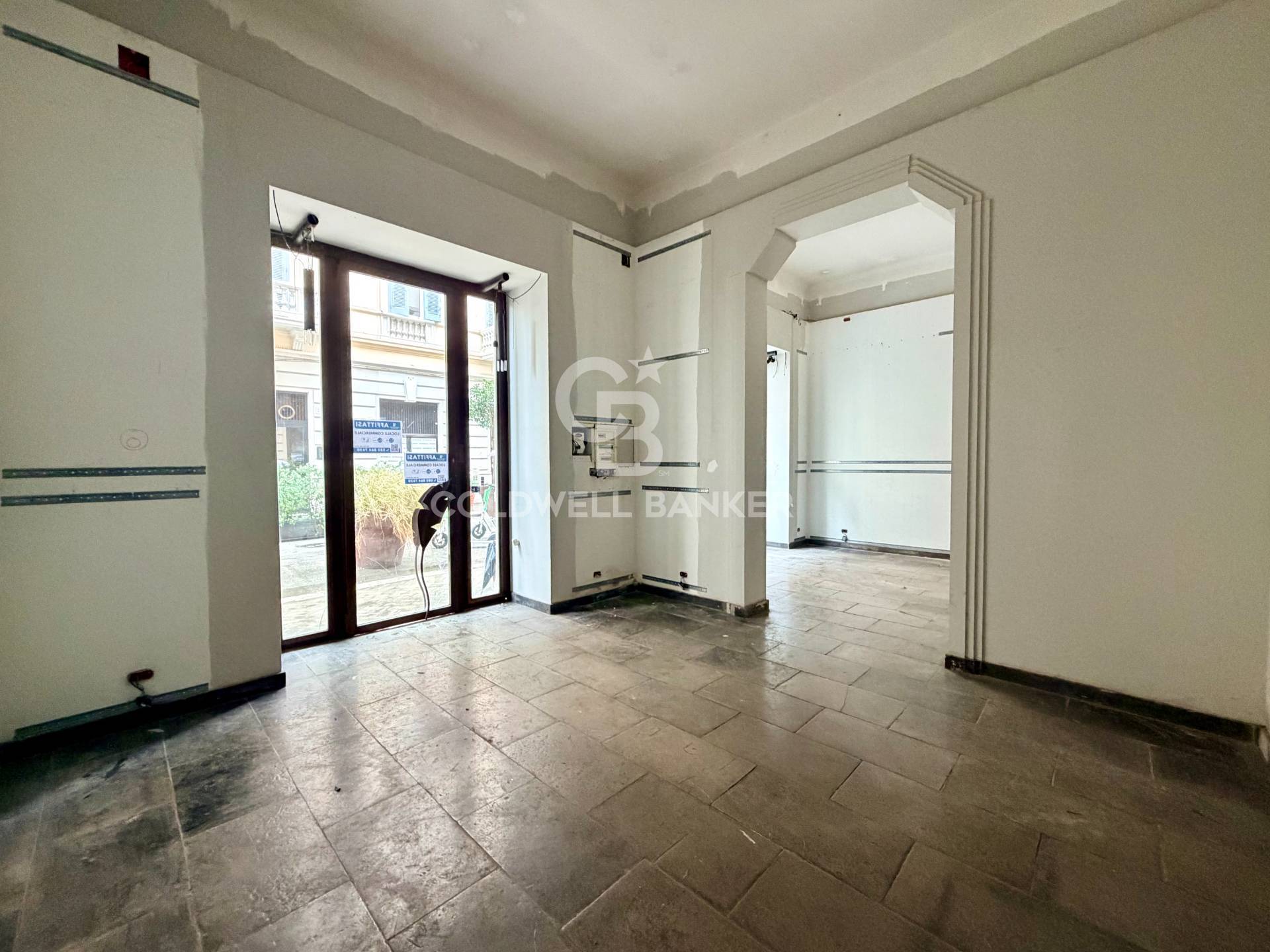 Locale commerciale in affitto a Bari, Murat