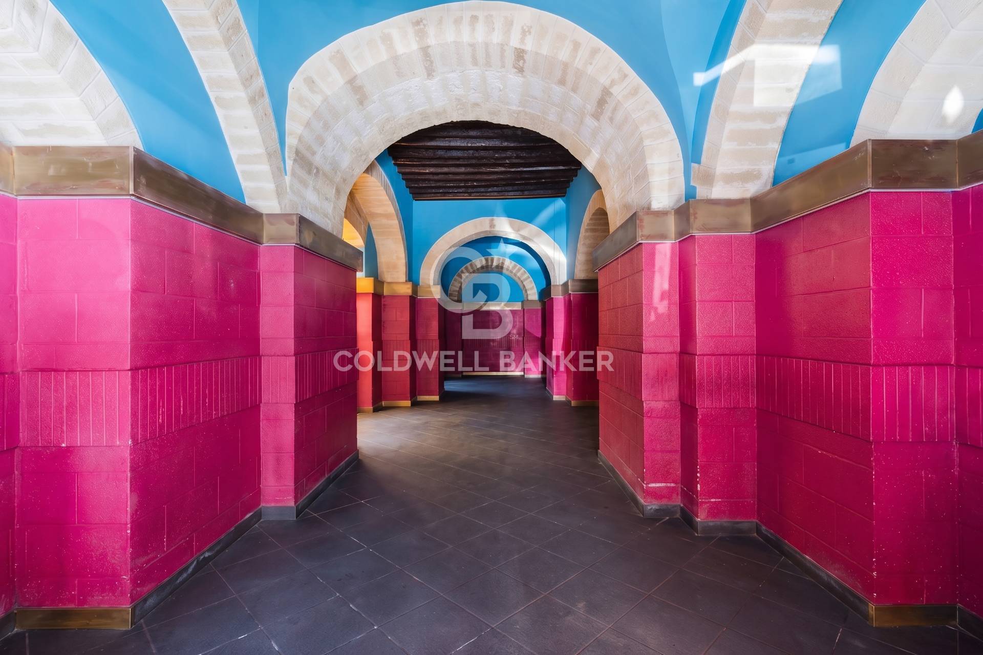 Locale commerciale in vendita a Bari, Murat