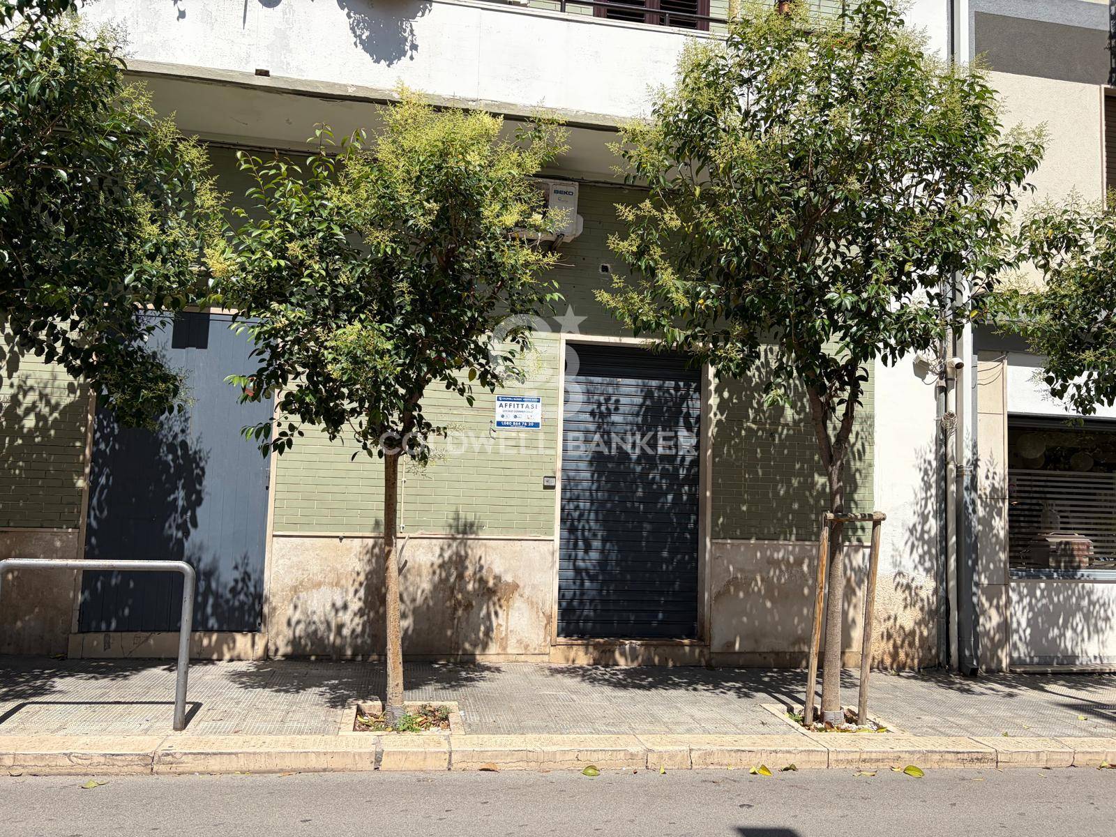 Locale commerciale in affitto a Bari, S. Spirito