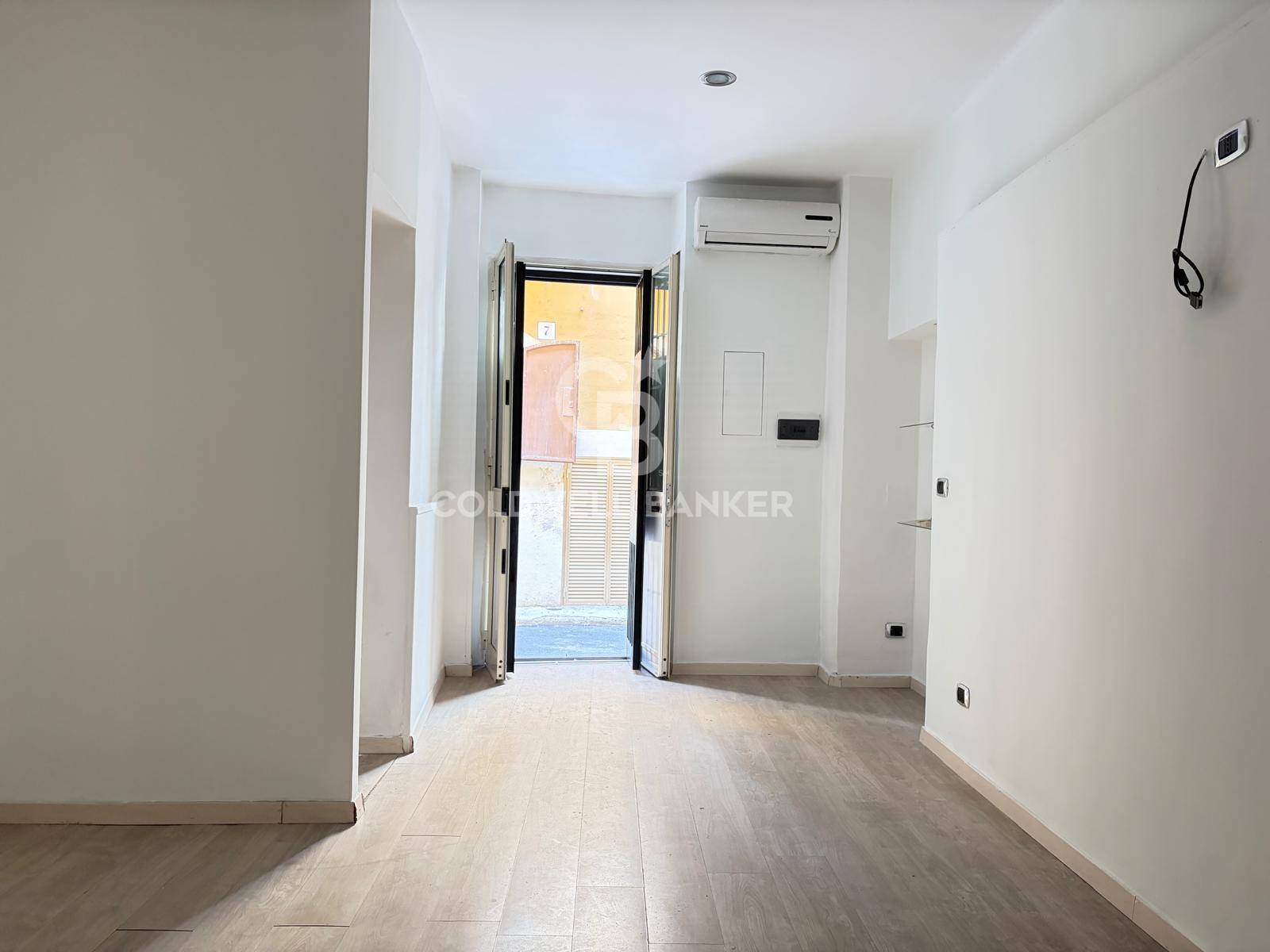 Locale commerciale in affitto a Bari, S. Spirito