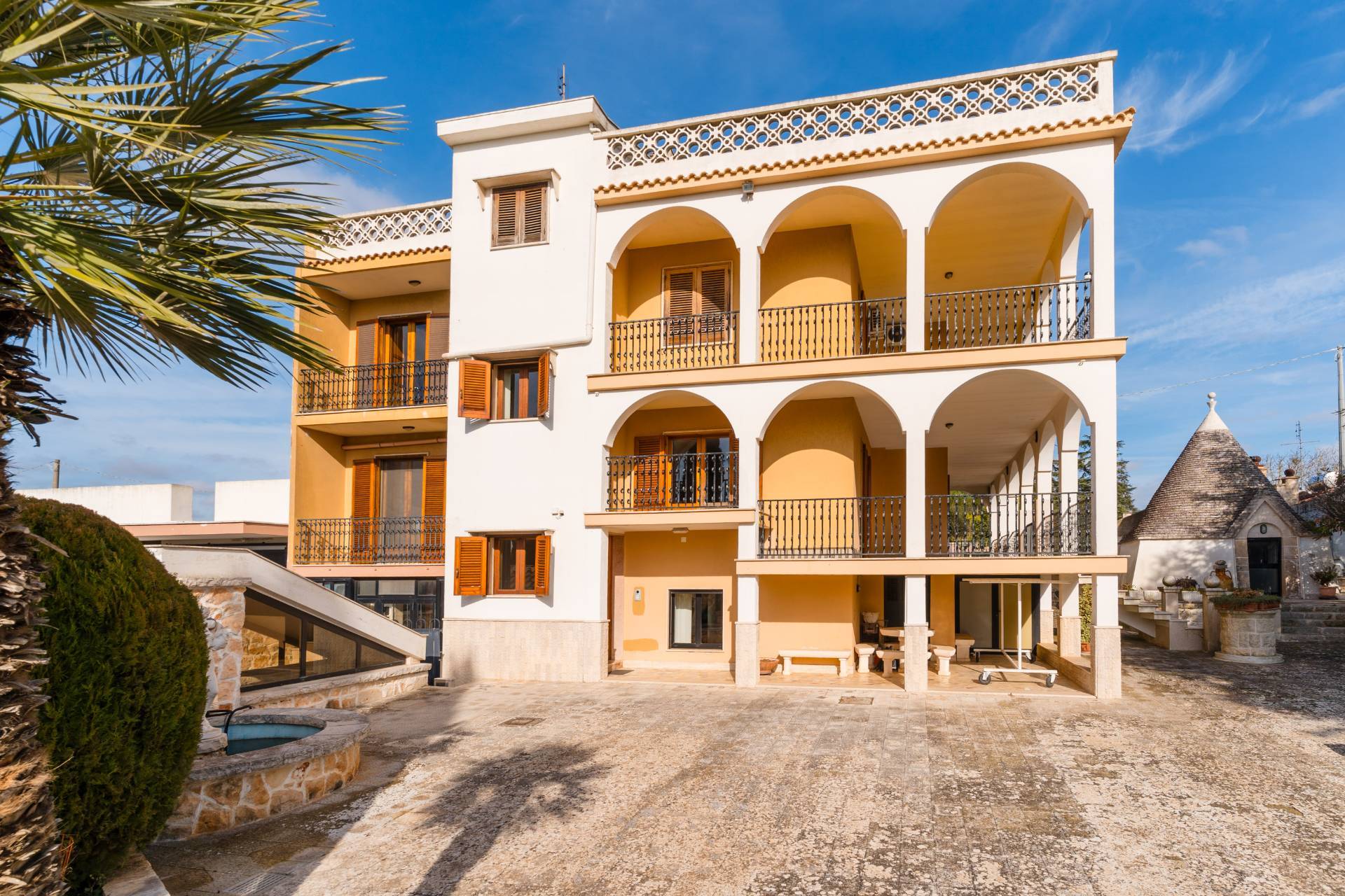 Stabile / Palazzo in affitto a Noci