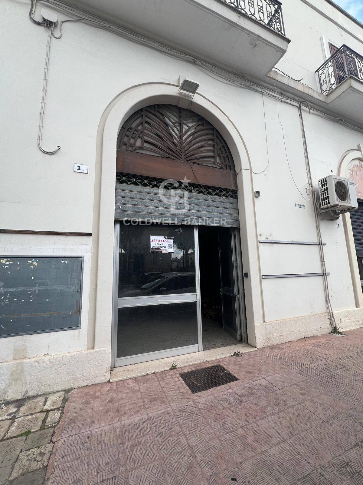 Locale commerciale in affitto a Galatina