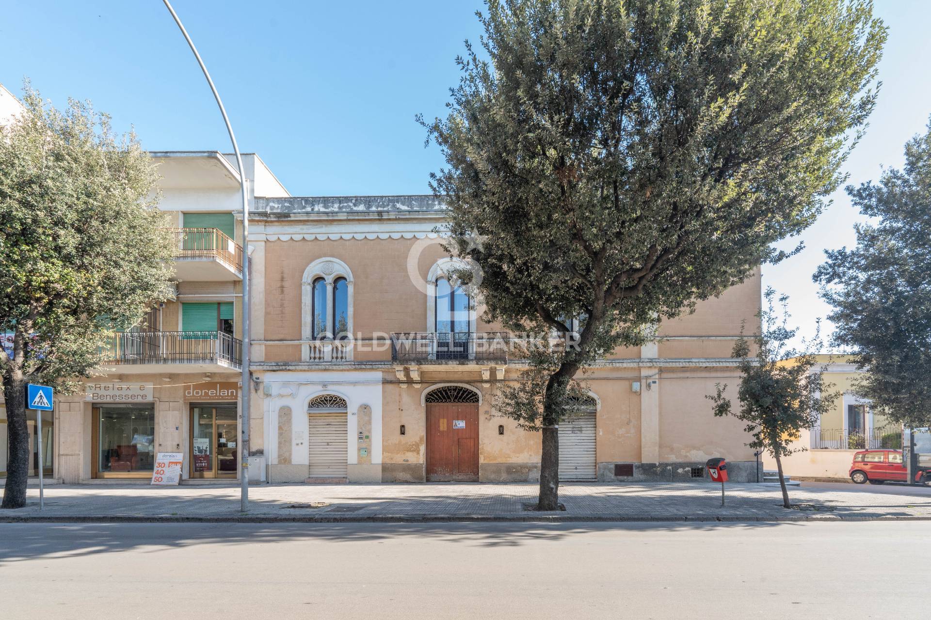 Locale commerciale in vendita a Nard