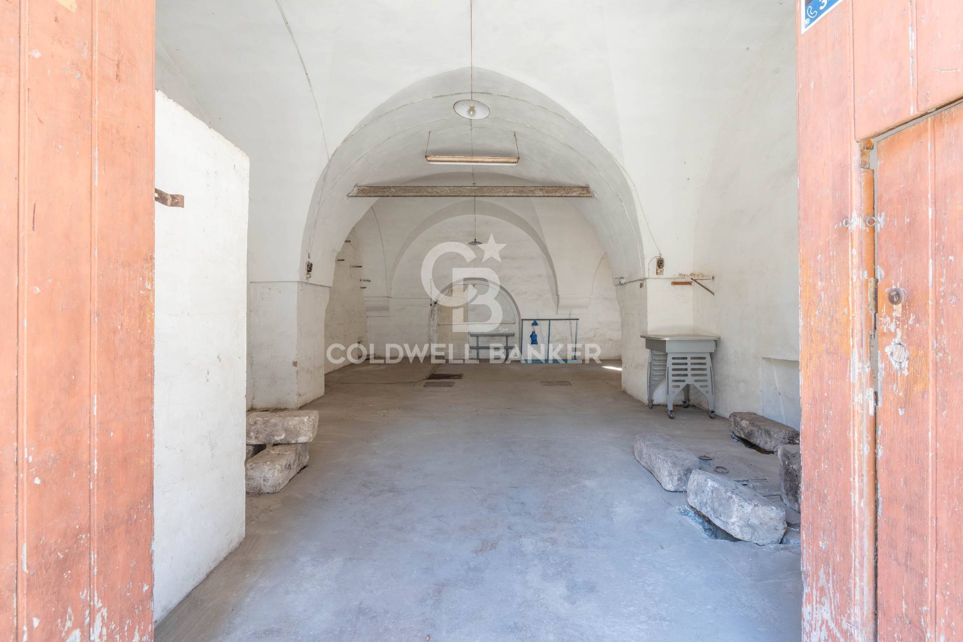 Locale commerciale in vendita a Nard