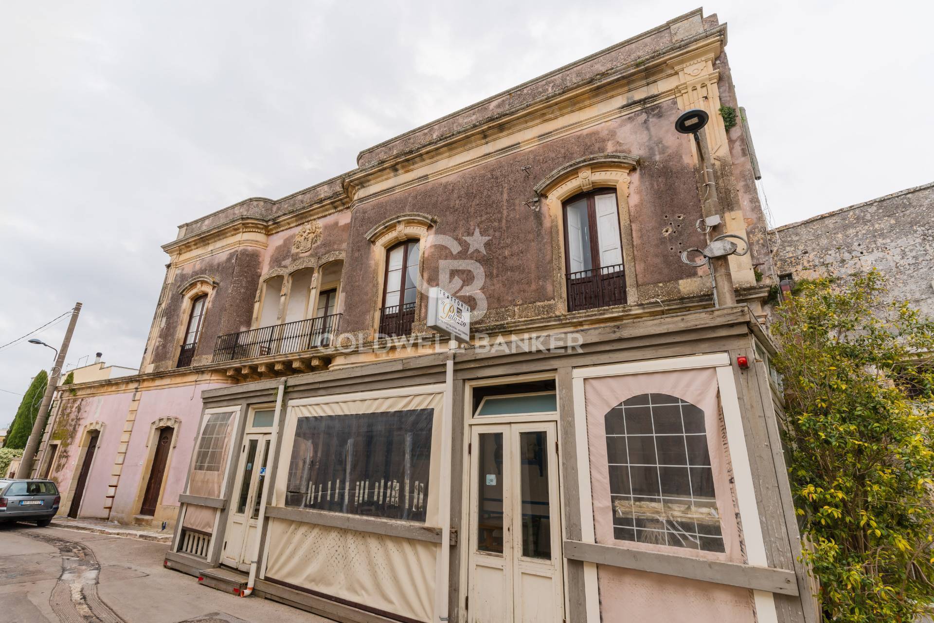 Villa storica in vendita a Giuggianello