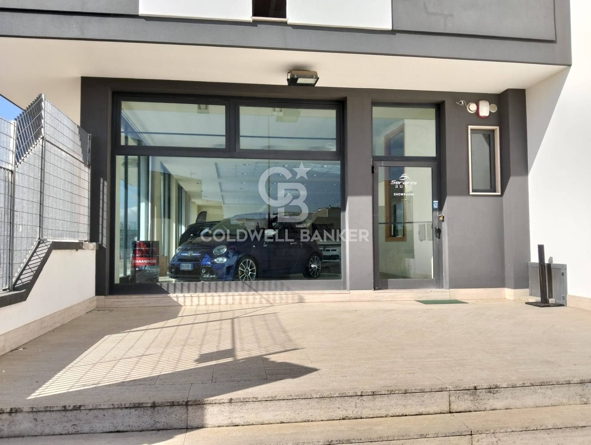 Locale commerciale in affitto a Galatina