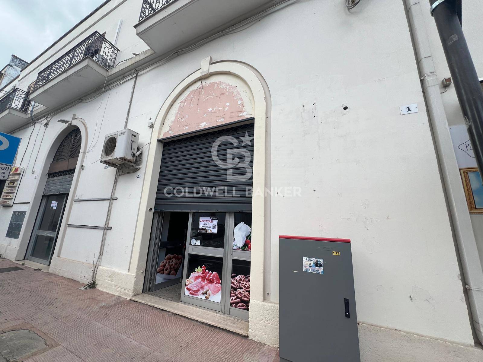 Locale commerciale in affitto a Galatina