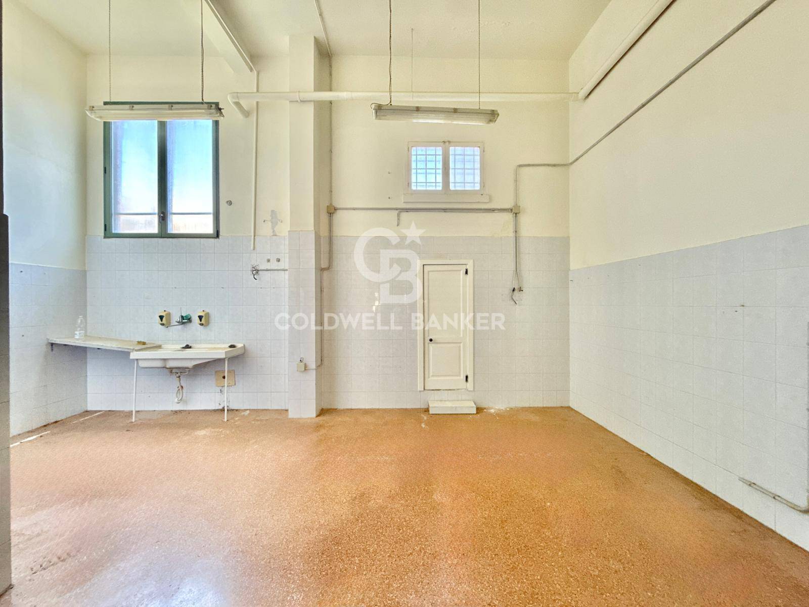 Locale commerciale in affitto a Galatina