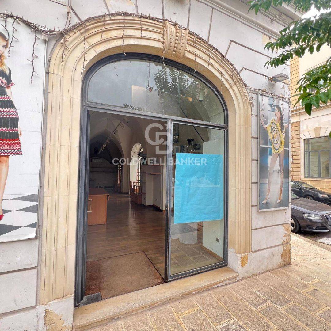 Locale commerciale in affitto a Galatina
