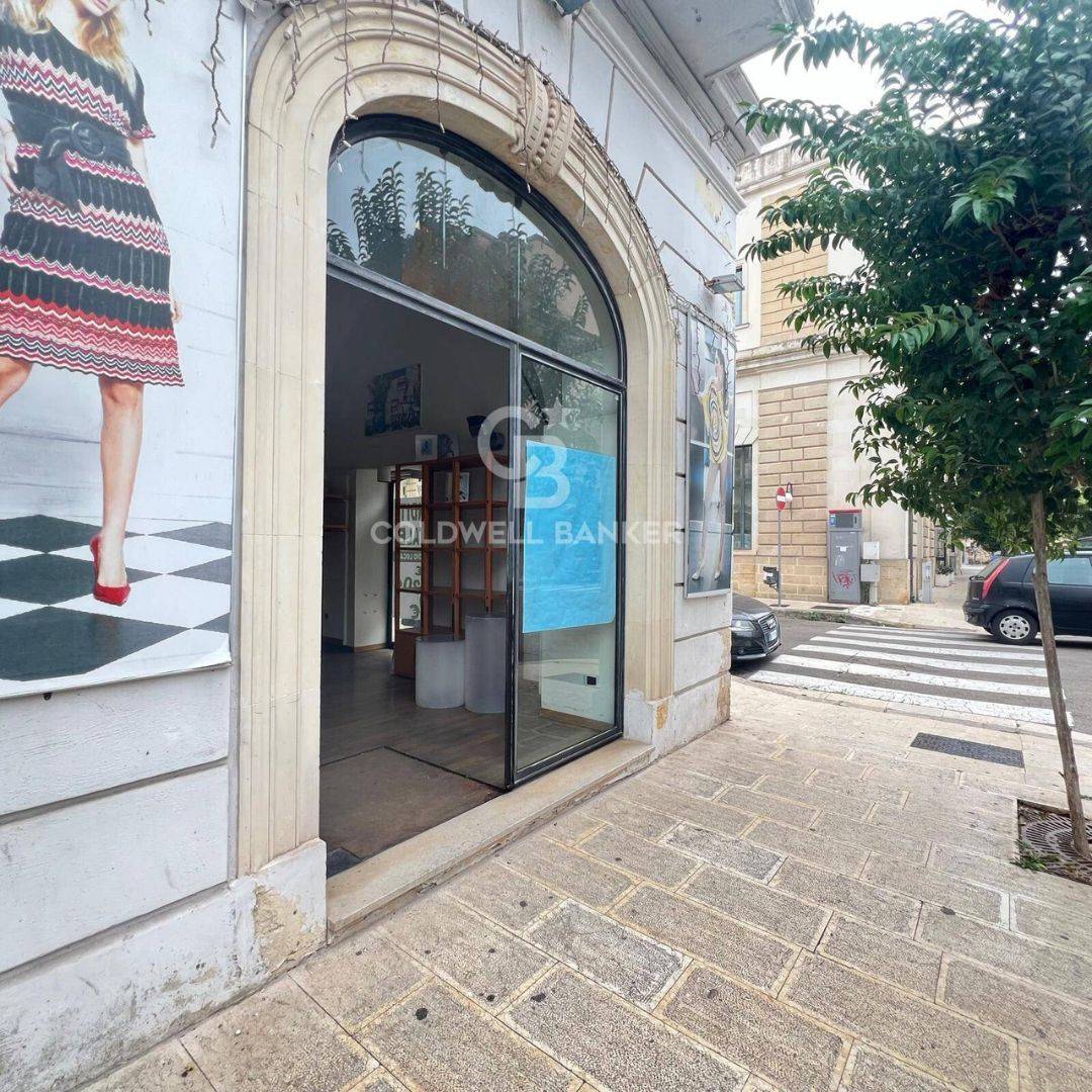 Locale commerciale in affitto a Galatina