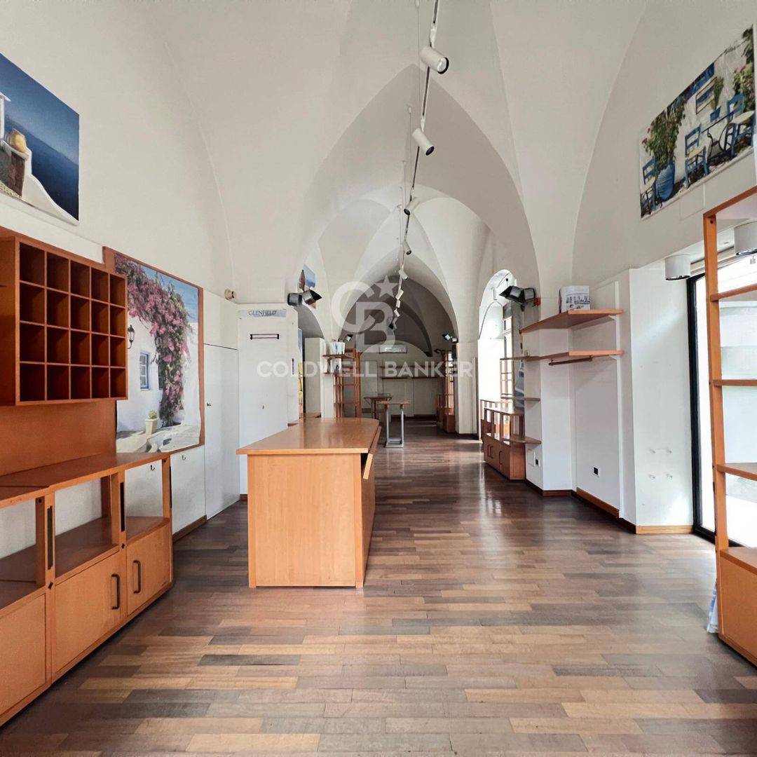 Locale commerciale in affitto a Galatina